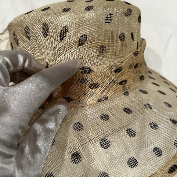 Polka Dot Straw Hat with 3D Flower - Picture 9 of 10